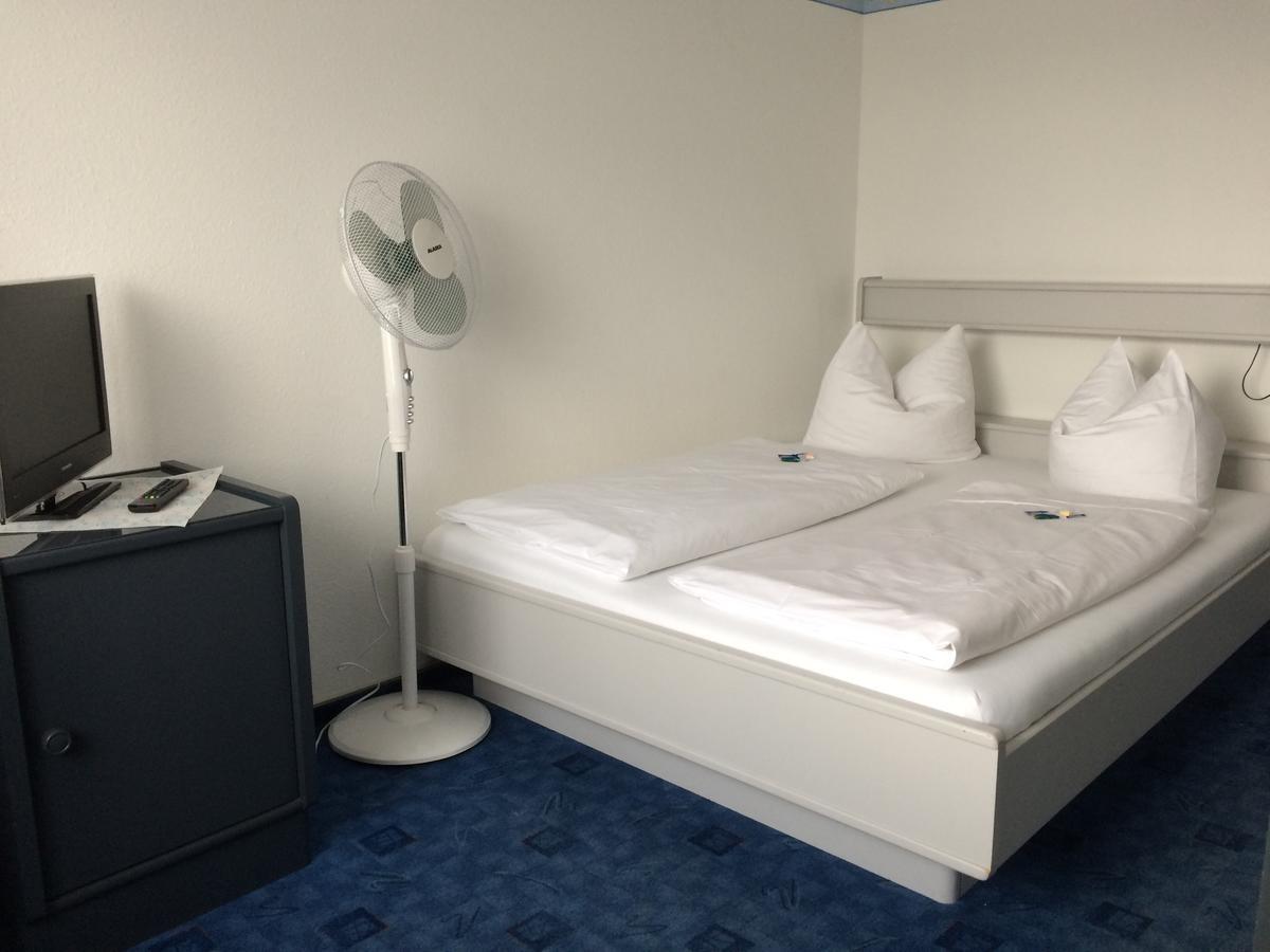 Sport Und Tagungshotel קנזינגן מראה חיצוני תמונה